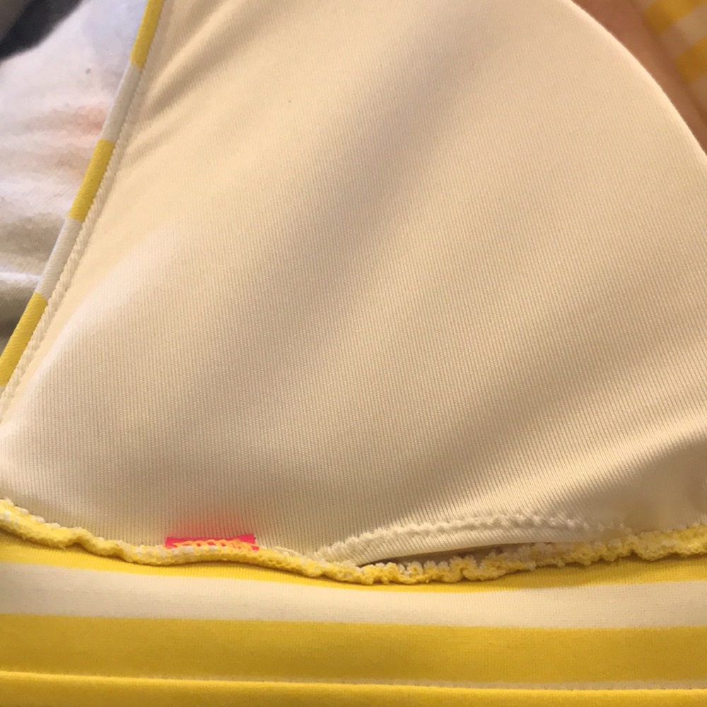 Women’s yellow polka dot bikini. - Picture 5 of 6